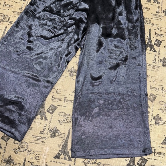 Torrid NWT! Dark Navy Blue Silk Charm Wide Leg Pant Size 2X (18-20) - Picture 4 of 15